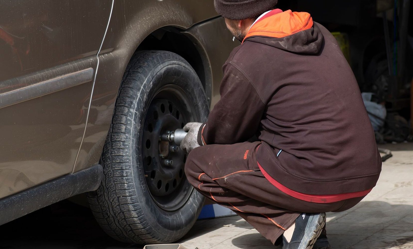 How to replace a flat tire: a step-by-step guide